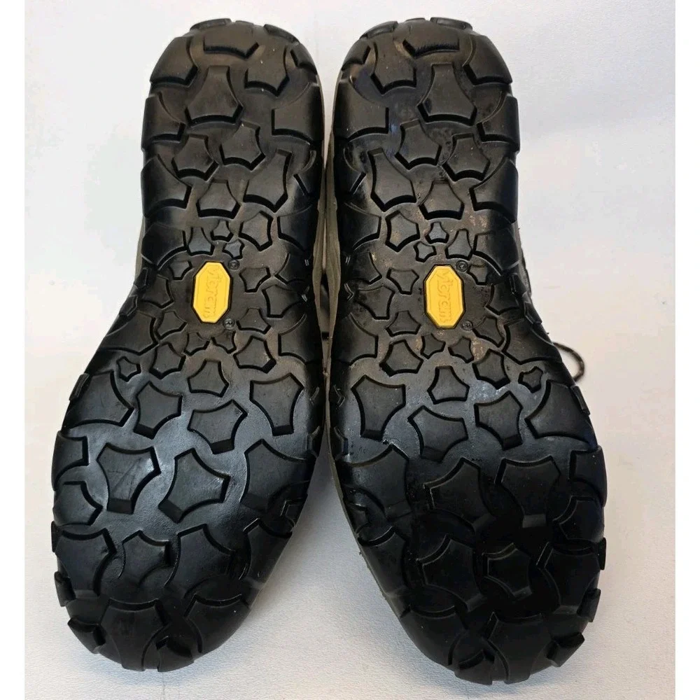 Mens 8.5 Cabela's Inferno Camo Insulated Waterproof Hunting / Camping Boots